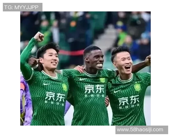 2017年重庆队与国安队激战回顾球迷心中难忘的经典对决 2017年重庆队与国安队激战回顾球迷心中难忘的经典对决