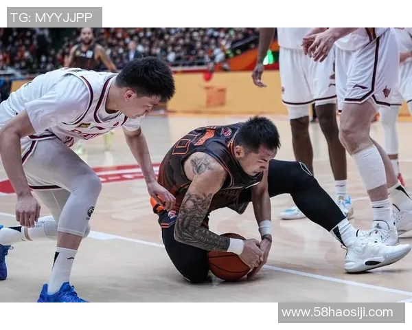 CBA激战青岛队迎战四川队双方全力争夺季后赛名额