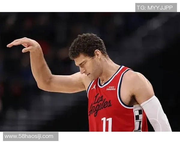 布鲁克洛佩斯：从NBA巨星到篮球战术的领航者