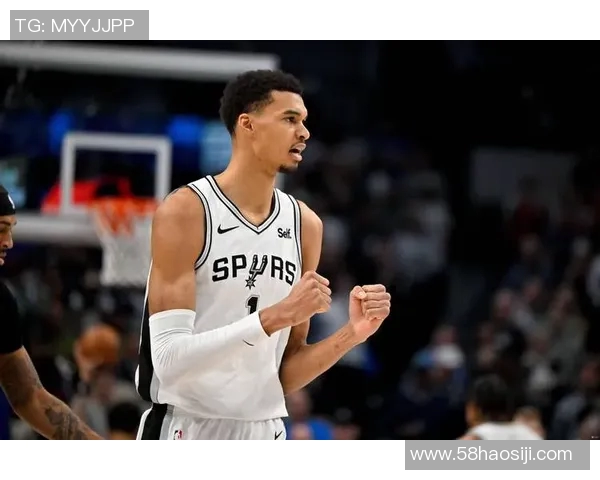 文班亚马新秀赛季表现抢眼场均20分10篮板3盖帽引领联盟新星